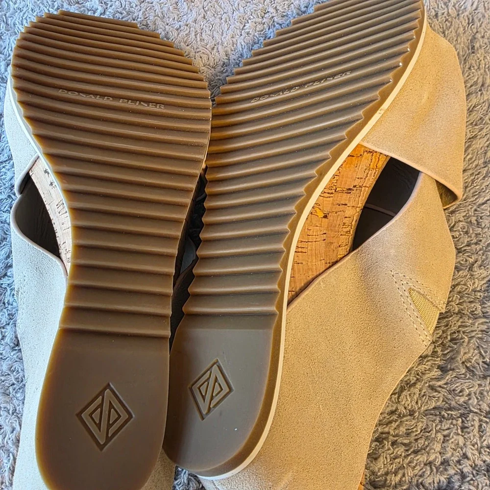 Donald Pliner Womens Wedge Sandals Cork Beige Leather Toe Loop 11M Slides‎